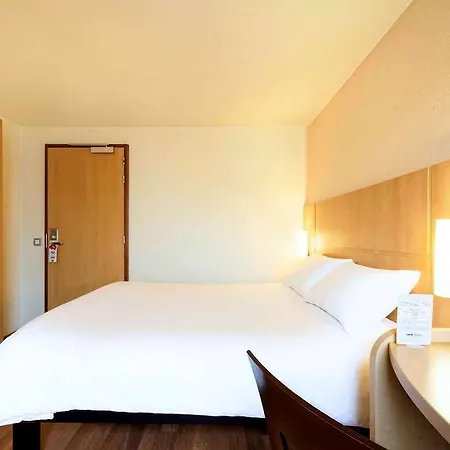 Отель Ibis Bastille Opera Париж